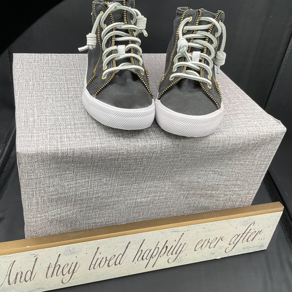 x Rebecca Minkoff Washed Canvas High Top Sneaker (Women) size 7 - Picture 1 of 5